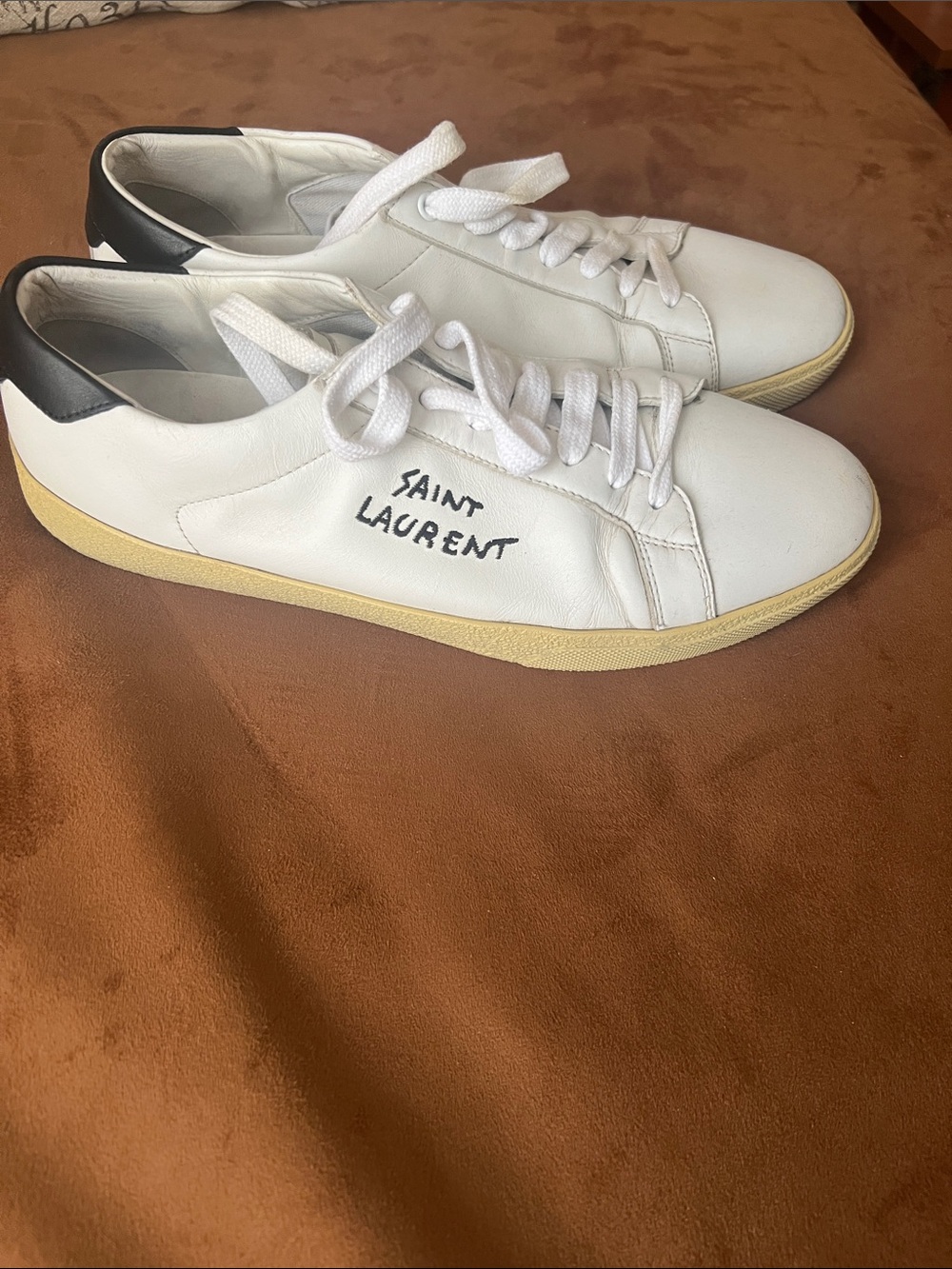 Saint Laurent White Leather Sneakers with Black Heel Tab and Cream Sole sz42 1/2